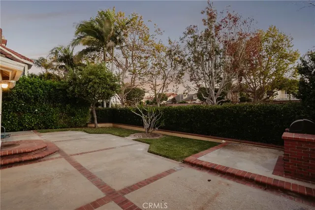 $2,380,000 | 19371 Woodlands Drive, Huntington Beach, CA 92648