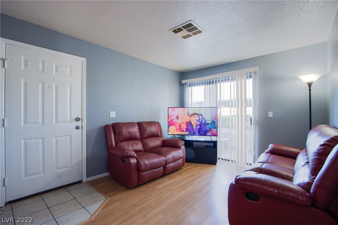 5271 South Lindell Road, Unit 101 Las Vegas, NV 89118 - Photo 5 of 15 Gallery Image 5