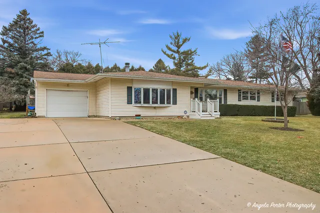 $260,000 | 4807 Paulsen Street, McHenry, IL 60051