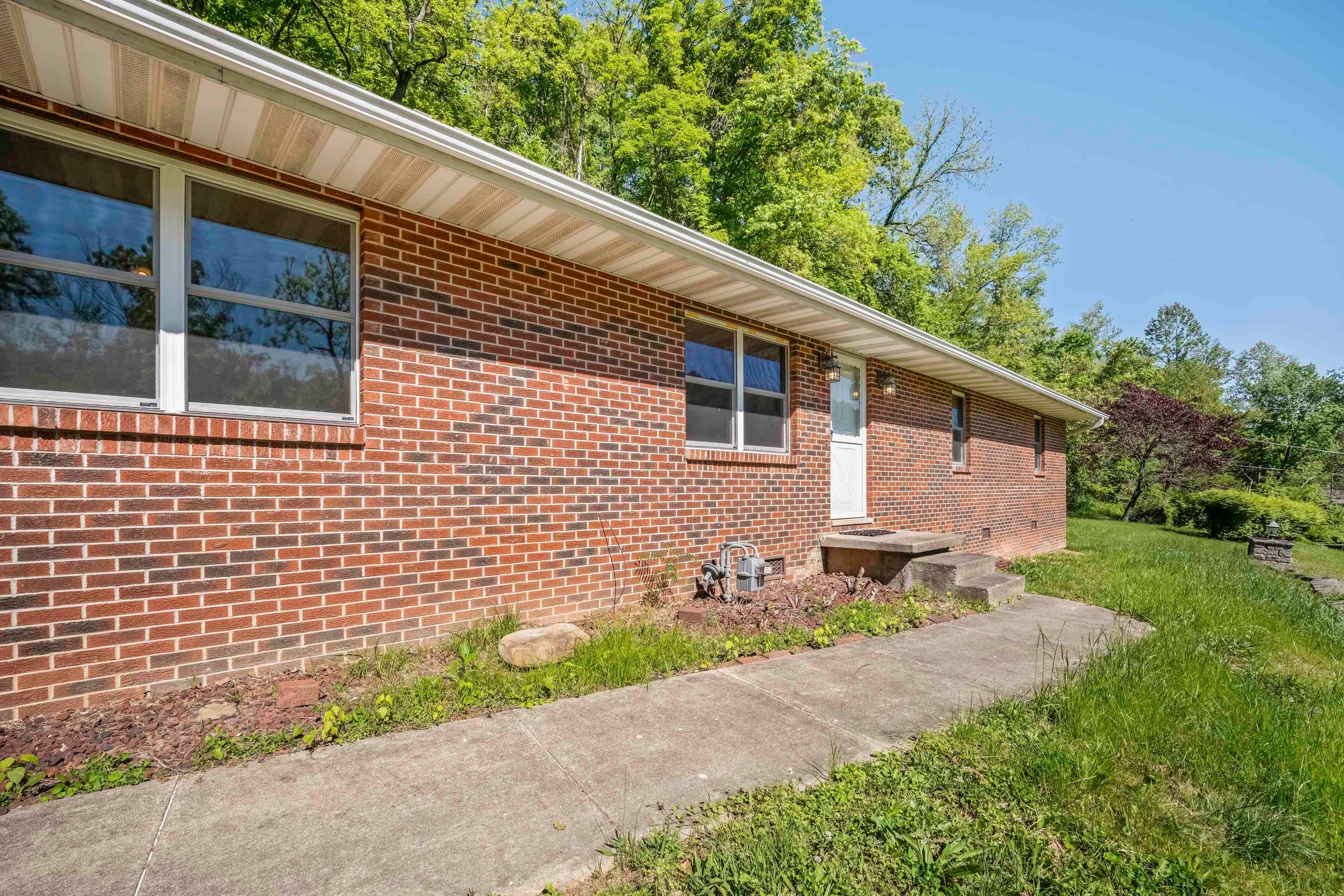 4459 5th Street Road Huntington, WV 25701 - Photo 3 of 30 Gallery Image 3