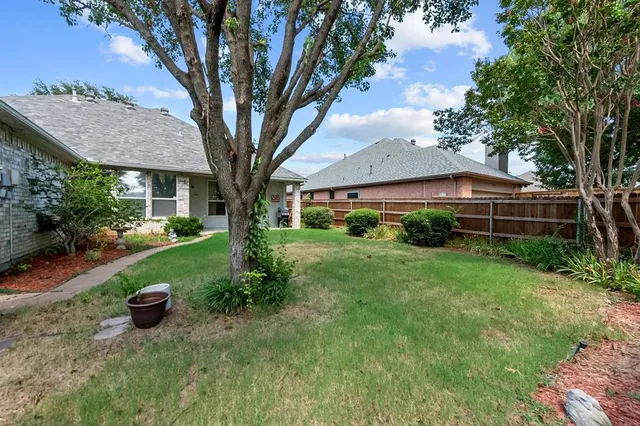 $2,400 | 6513 Fairfield Drive, Rowlett, TX 75089