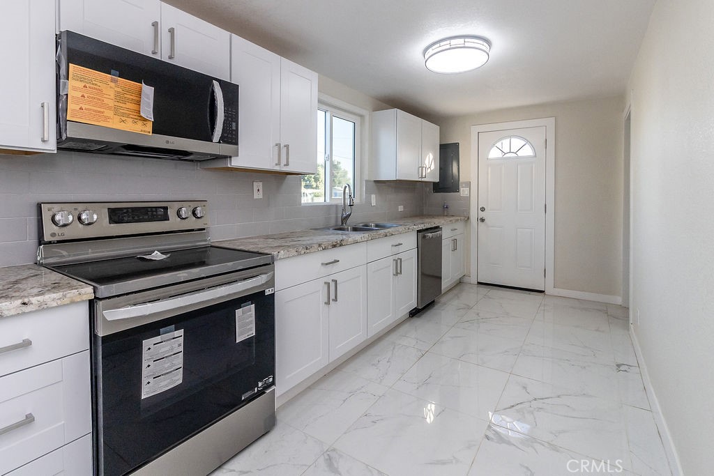 107 Walnut Street Needles, CA 92363 - Photo 5 of 39