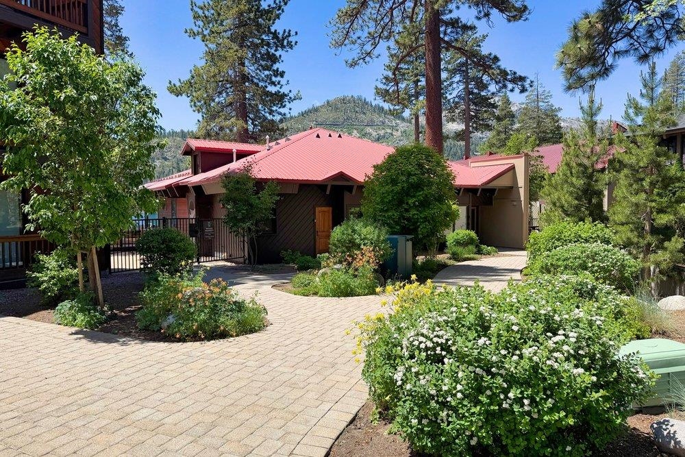 15735 Donner Pass Road Truckee, CA 96161 - Photo 2 of 27