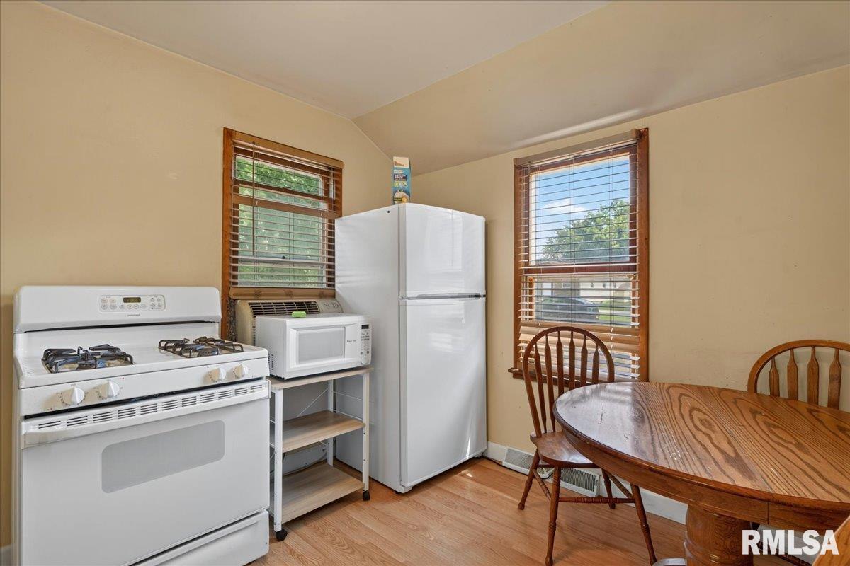 2827 South Walnut Street Springfield, IL 62704 - Photo 11 of 25