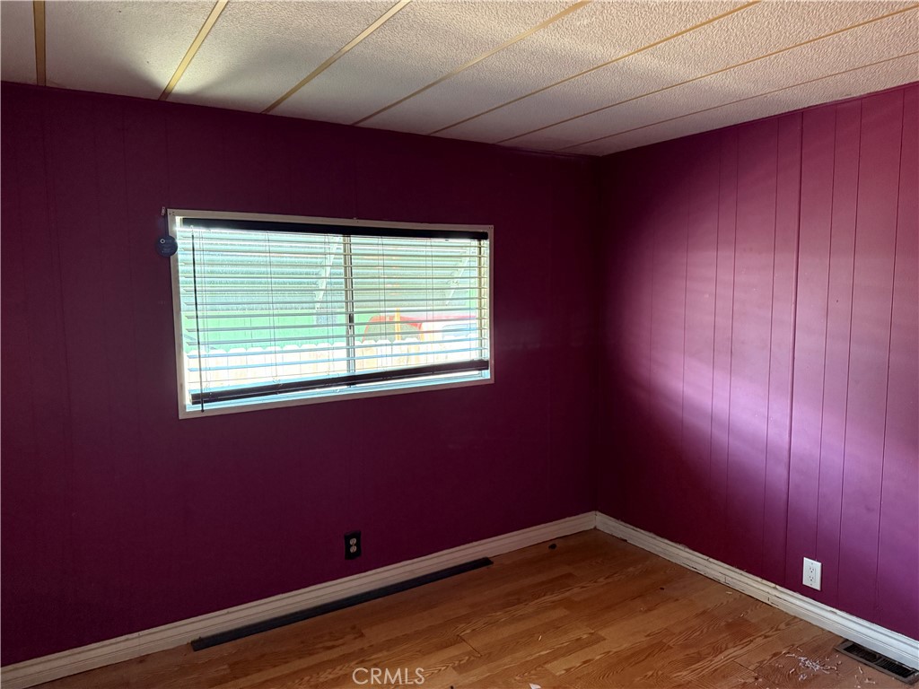 16600 Orange Avenue, Unit 63 Paramount, CA 90723 - Photo 9 of 12 a view of empty room with window