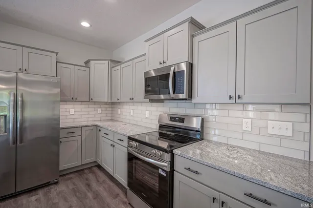 $449,900 | 840 South Hoke Avenue, Frankfort, IN 46041