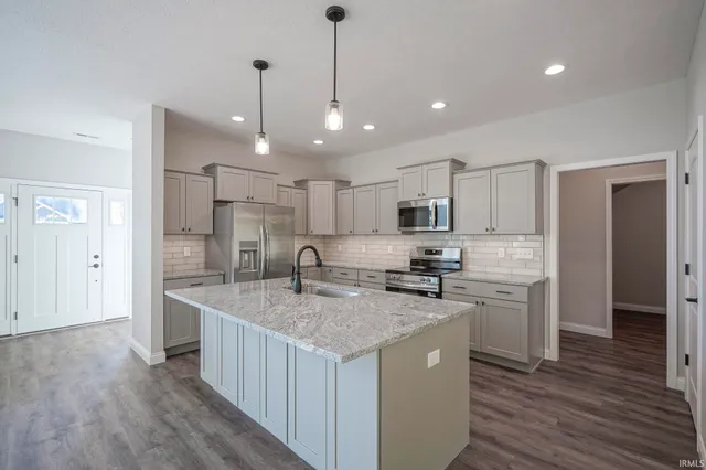 $449,900 | 840 South Hoke Avenue, Frankfort, IN 46041