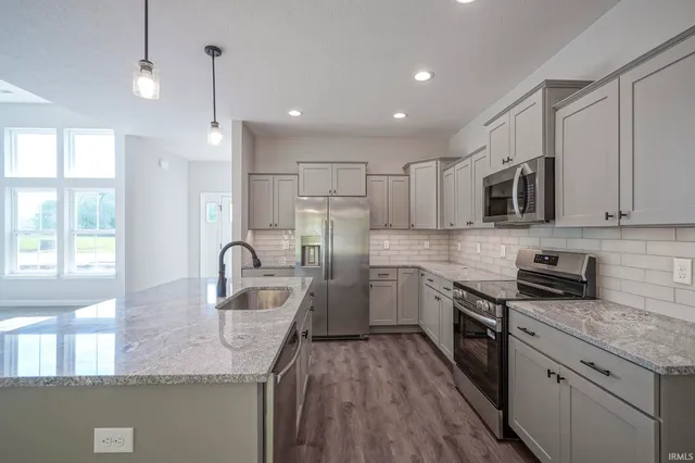 $449,900 | 840 South Hoke Avenue, Frankfort, IN 46041