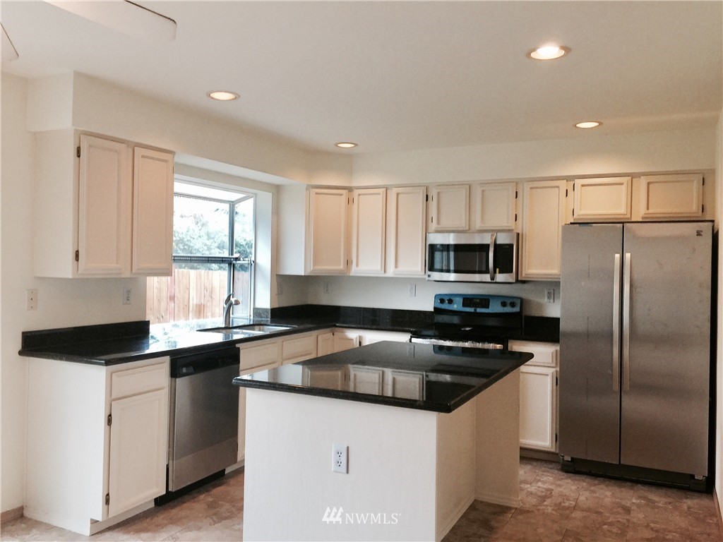 17724 112th Avenue Southeast Renton, WA 98055 - Photo 4 of 13 Gallery Image 4