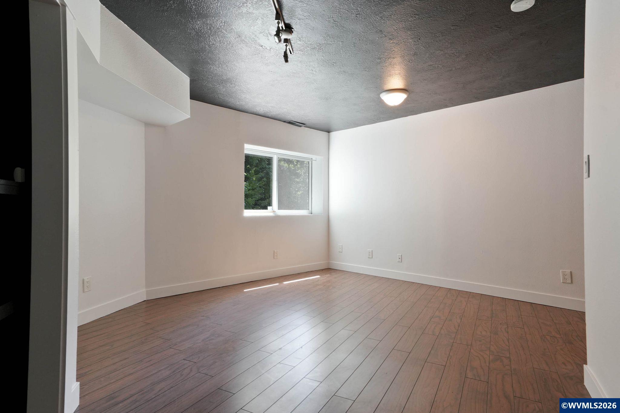 7184 Battle Creek Road Southeast Salem, OR 97317 - Photo 8 of 41