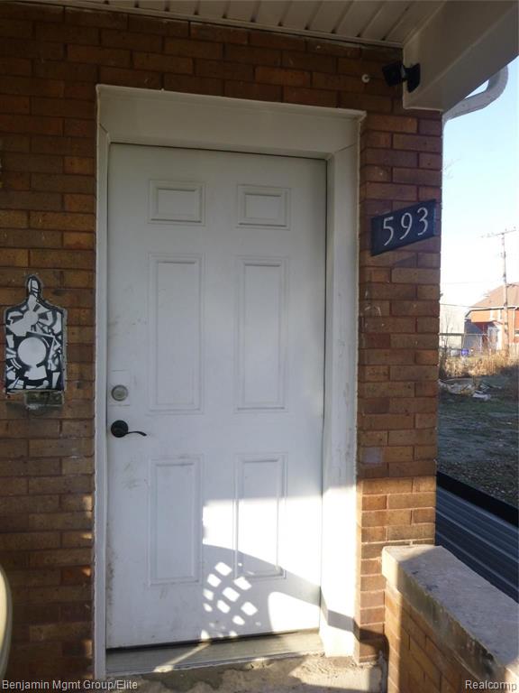 593 Hague Street Detroit, MI 48202 - Photo 2 of 7