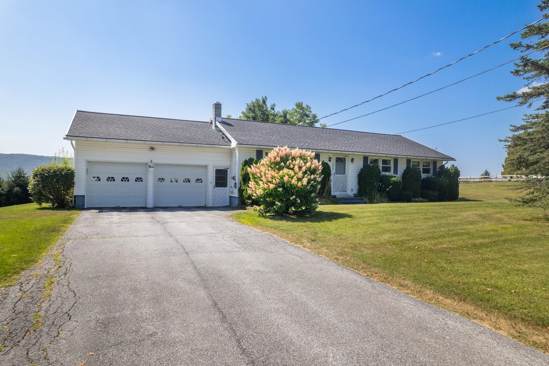 678 Corn Hill Road Pittsford, VT 05763 - Photo 4 of 29