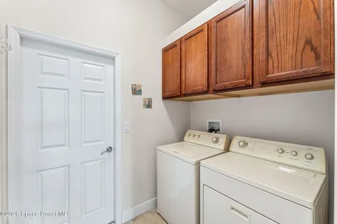 $825,000 | 122 Windward Way, Indian Harbour Beach, FL 32937