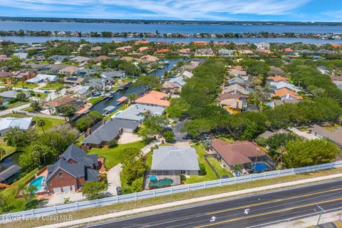 $825,000 | 122 Windward Way, Indian Harbour Beach, FL 32937