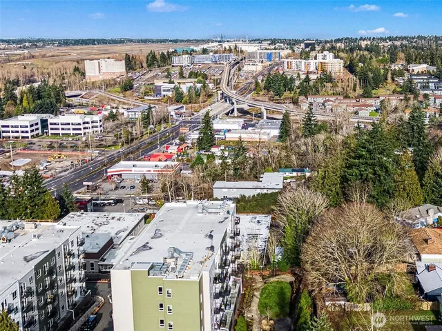 $1,095,000 | 21636 29th Avenue South, Des Moines, WA 98198