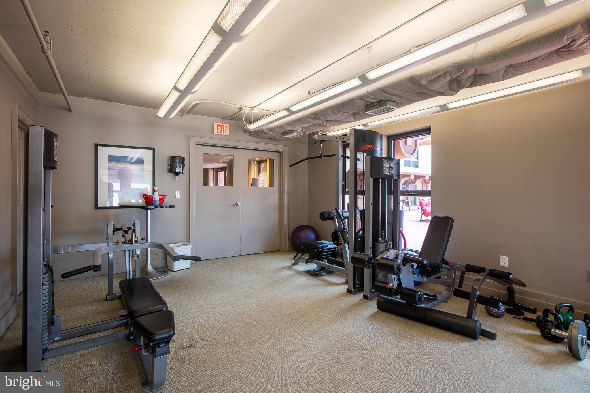 777 7th Street Northwest, Unit 1017 Washington, DC 20001 - Photo 12 of 13 a view of a room with gym equipment