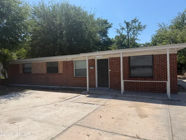 $1,800 | 7336 Merrill Road, Jacksonville, FL 32277