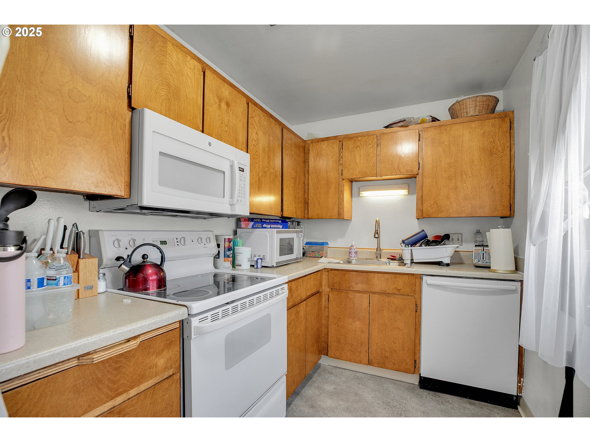 3420 Southwest 126th Avenue Beaverton, OR 97005 - Photo 30 of 45