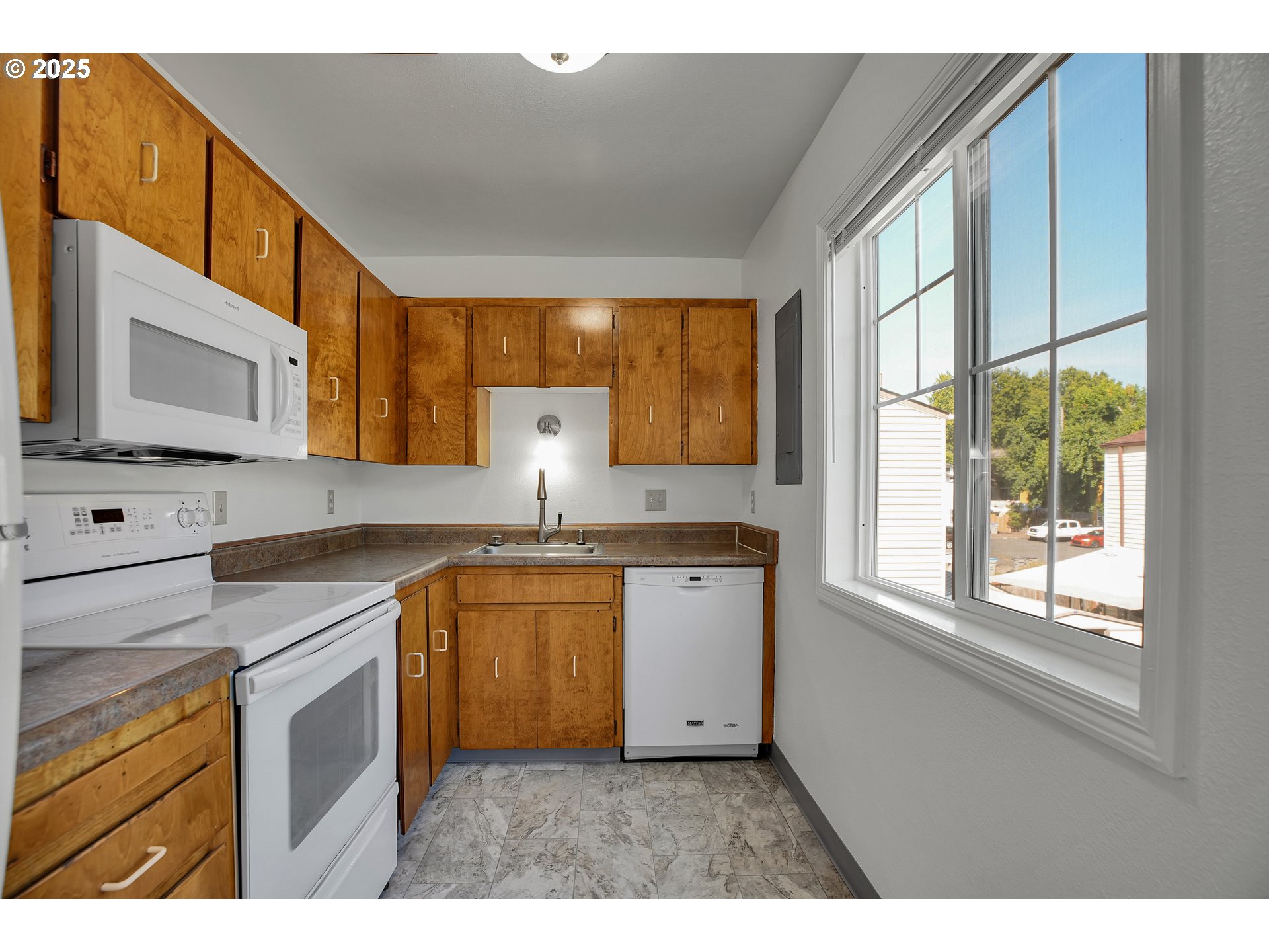 3420 Southwest 126th Avenue Beaverton, OR 97005 - Photo 41 of 45