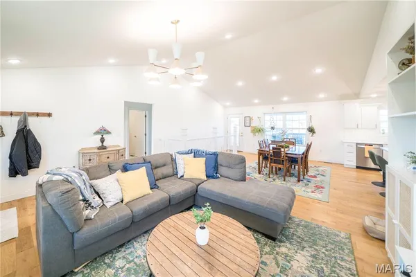 $469,900 | 236 Haydens Trail, Jackson, MO 63755