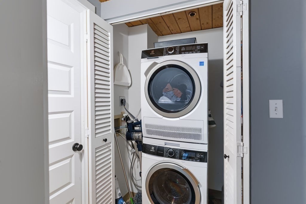 50 Rantoul Street, Unit 310 Beverly, MA 01915 - Photo 23 of 26 Gallery Image 23