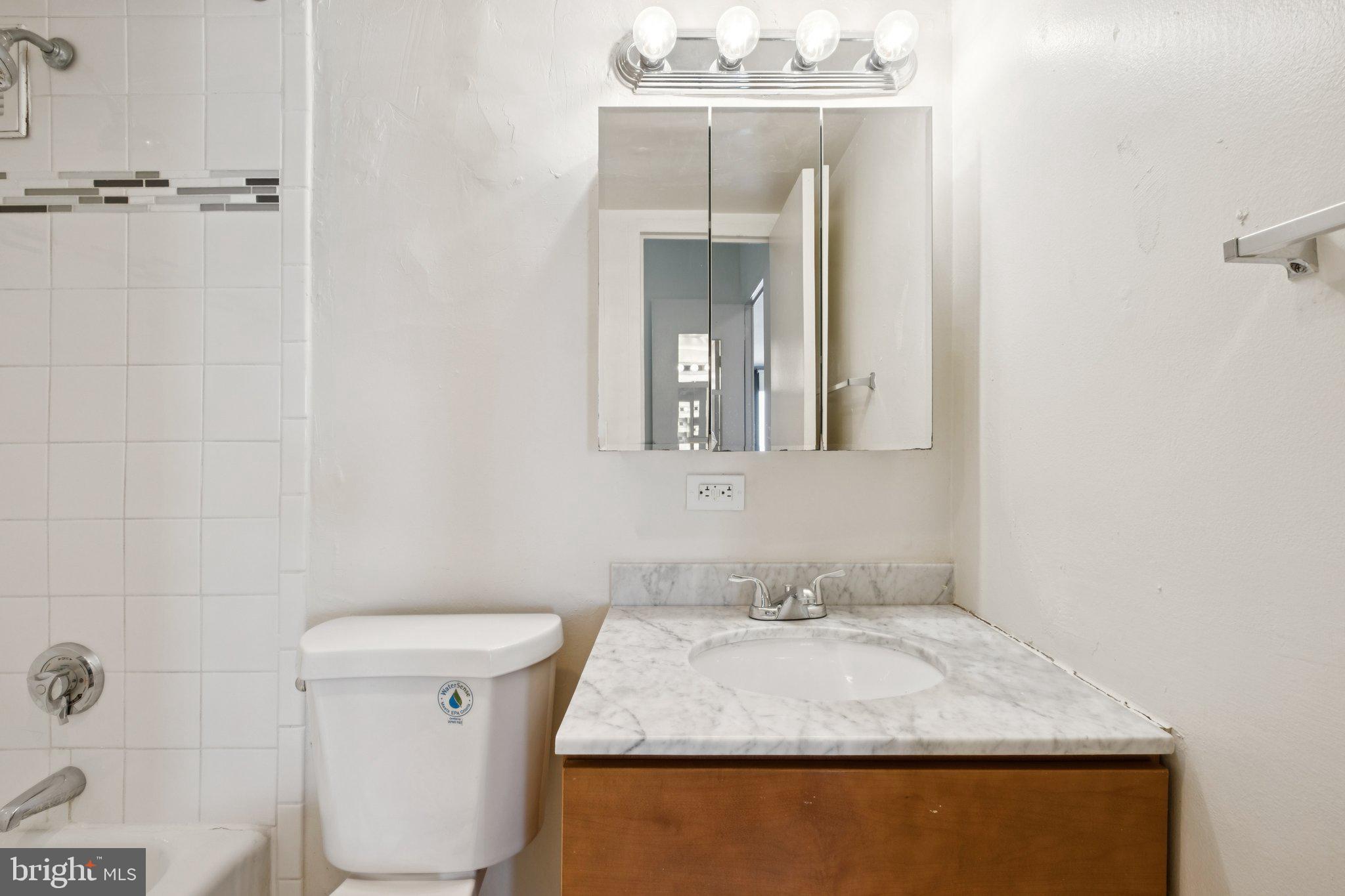 200 Locust Street, Unit 20EN Philadelphia, PA 19106 - Photo 12 of 22