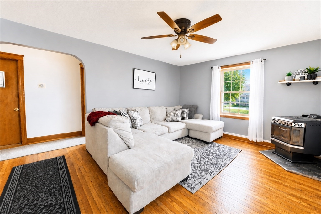 103 Chicago Street Fall River, MA 02721 - Photo 4 of 39