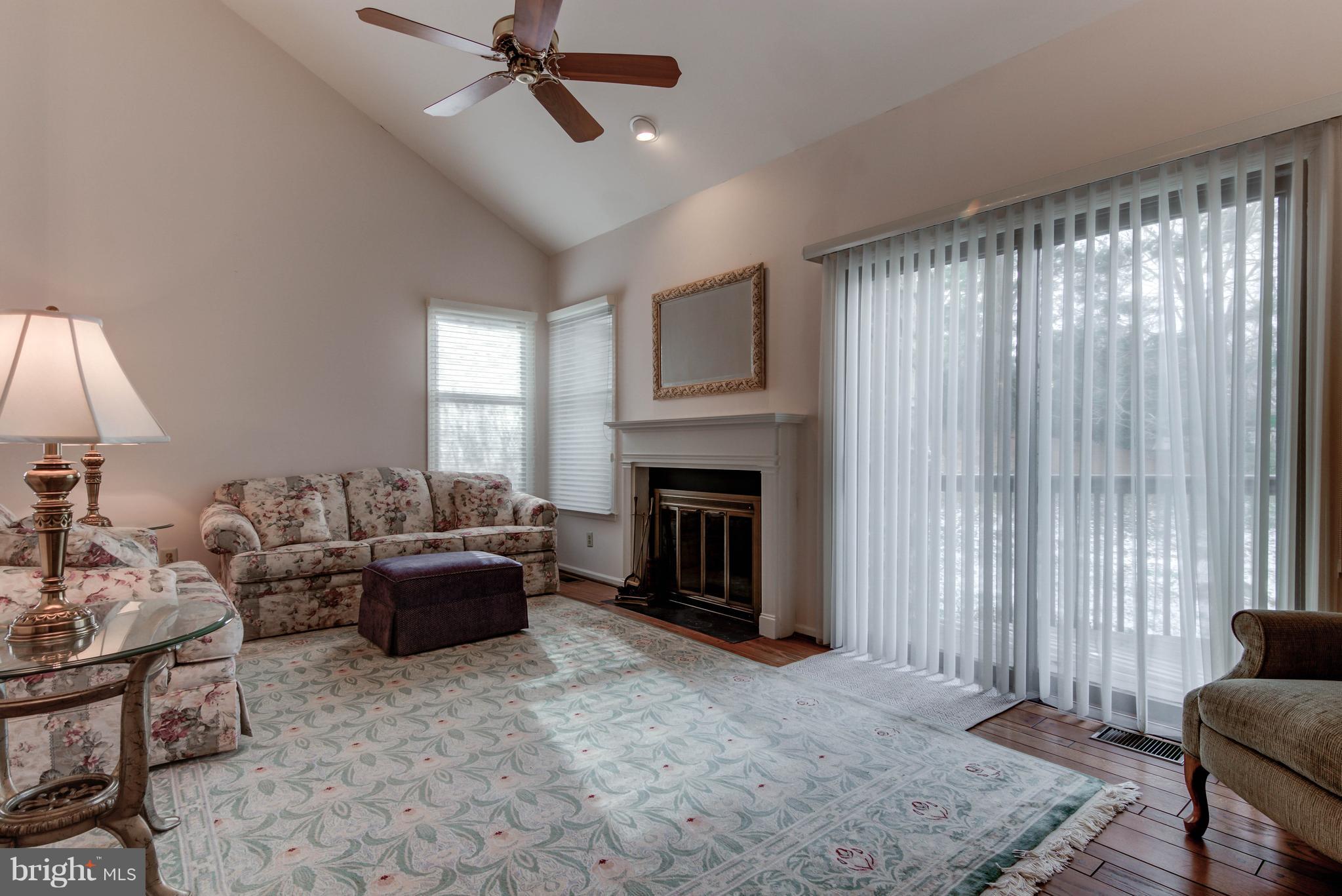 204 Springhouse Pond Chesterbrook, PA 19087 - Photo 14 of 35 Living Room