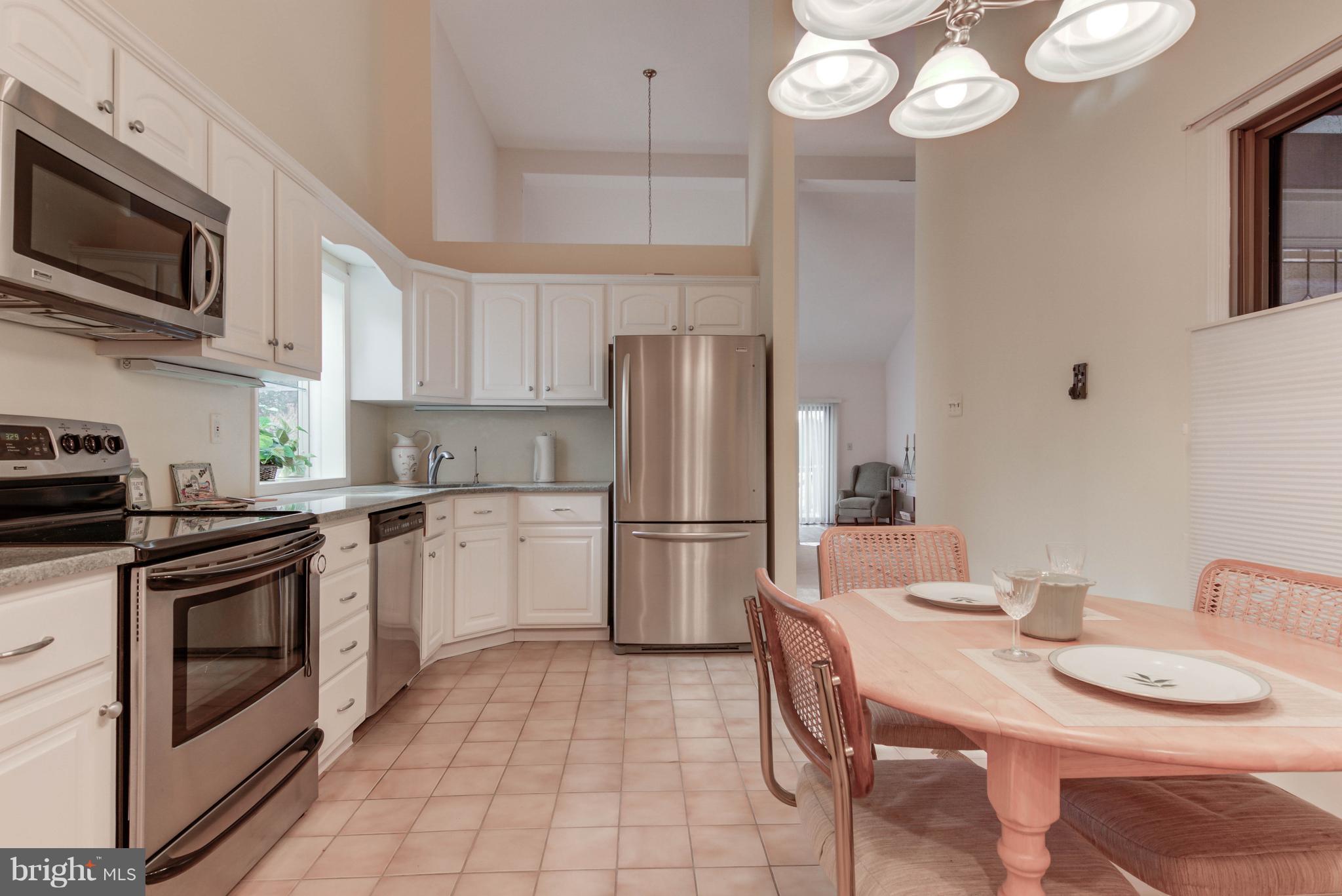 204 Springhouse Pond Chesterbrook, PA 19087 - Photo 18 of 35 Kitchen