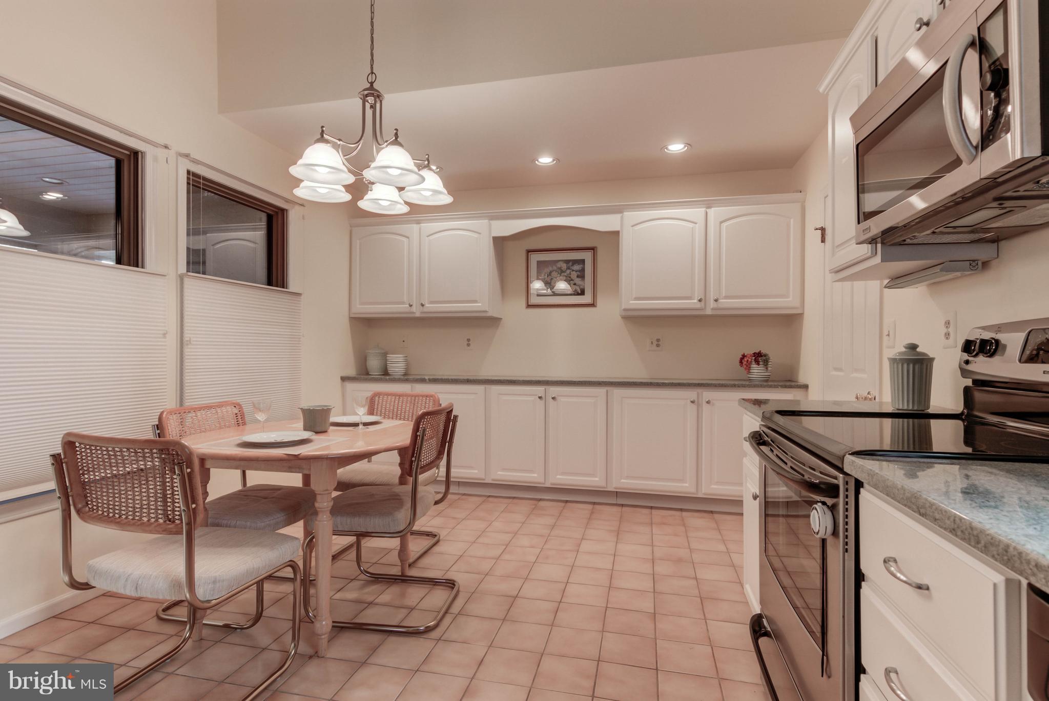 204 Springhouse Pond Chesterbrook, PA 19087 - Photo 21 of 35 Kitchen