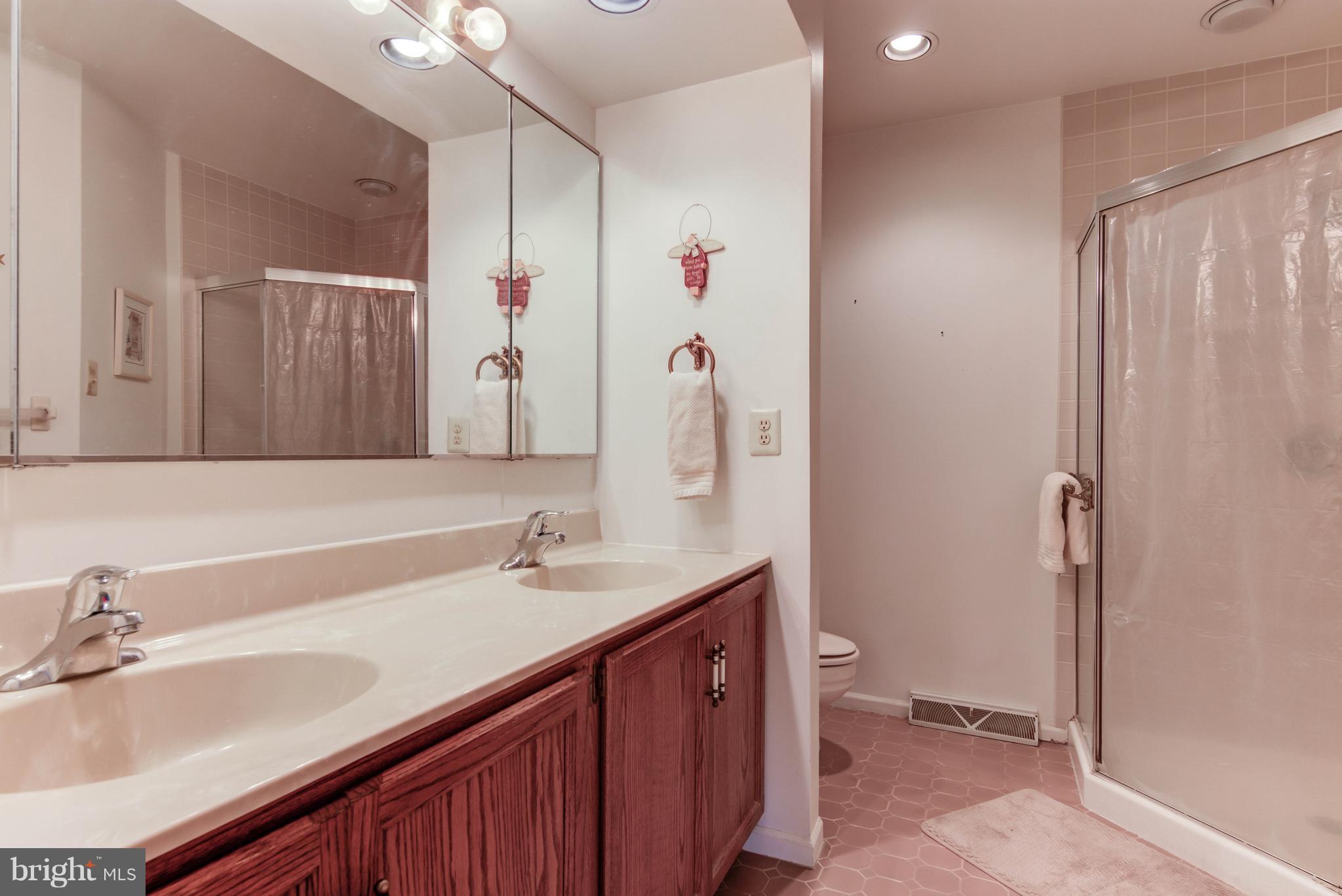 204 Springhouse Pond Chesterbrook, PA 19087 - Photo 26 of 35 First Floor Master Bathroom