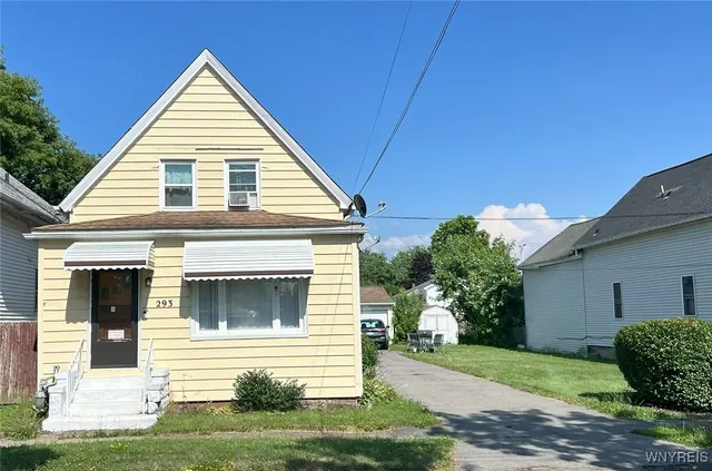 $179,900 | 293 Halstead Avenue, Cheektowaga, NY 14212