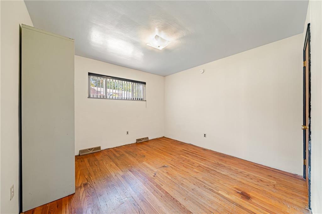 320 Eighmy Road Pittsburgh, PA 15239 - Photo 12 of 31 Gallery Image 12