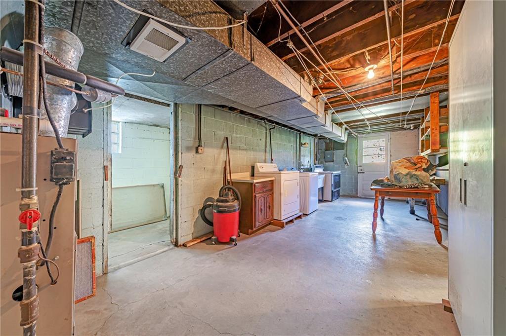 320 Eighmy Road Pittsburgh, PA 15239 - Photo 21 of 31 Gallery Image 21