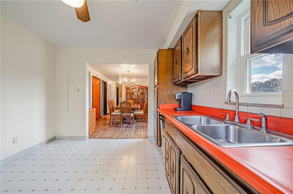 320 Eighmy Road Pittsburgh, PA 15239 - Photo 9 of 31 Gallery Image 9
