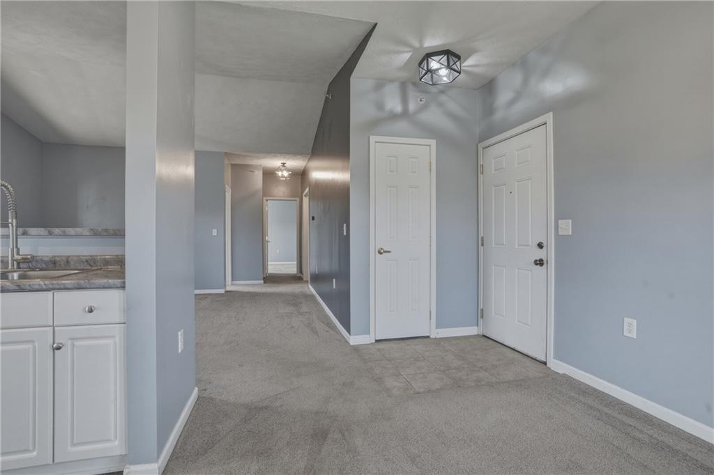 217 Stockton Ridge Cranberry Township, PA 16066 - Photo 4 of 40