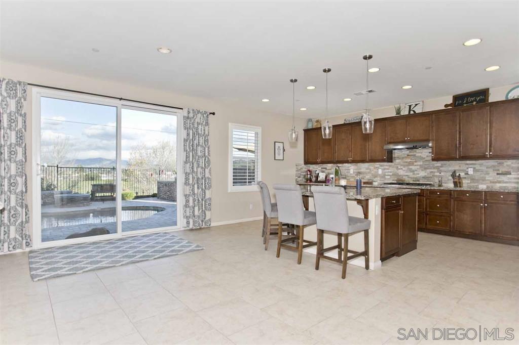 10081 Ranchitos Place Lakeside, CA 92040 - Photo 6 of 25 Gallery Image 6