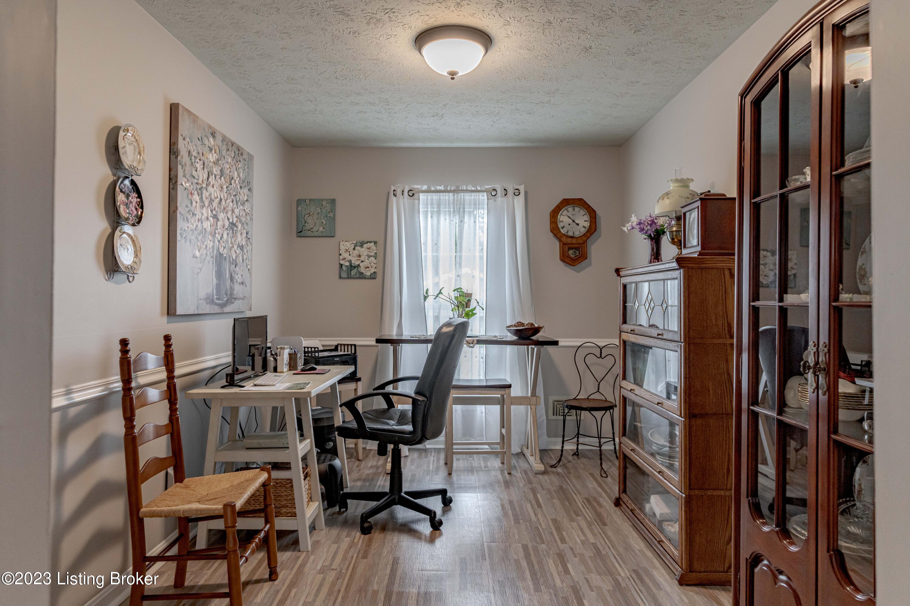 10503 St Rene Road Louisville, KY 40299 - Photo 12 of 53 DSC09015