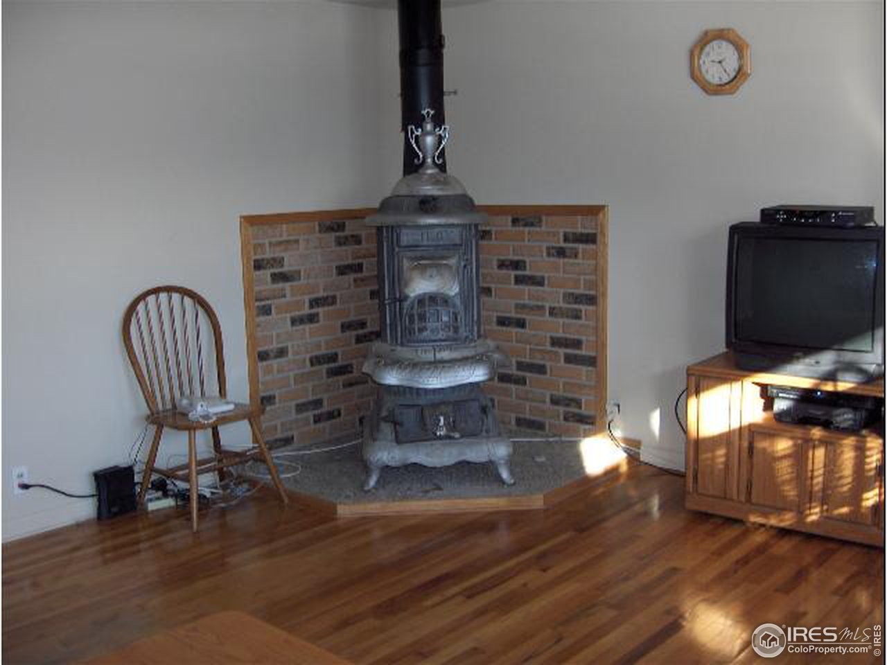 421 Riddle Drive Fort Collins, CO 80521 - Photo 3 of 9 Antique wood stove