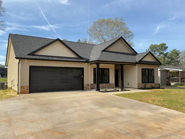 $329,900 | 179 Cedar Avenue, Wellford, SC 29385