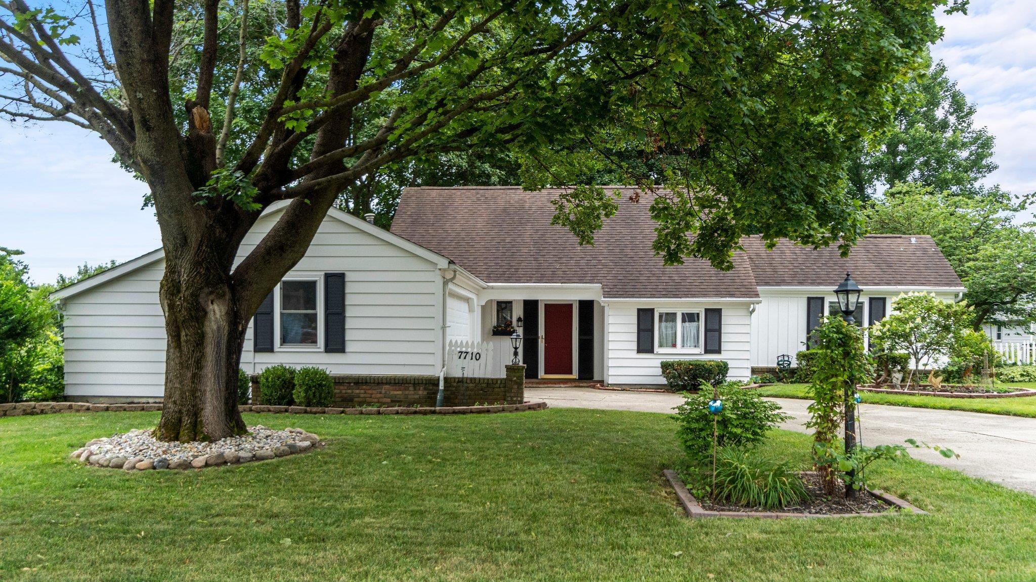 7710 Hope Farm Road Fort Wayne, IN 46815 - Photo 2 of 36