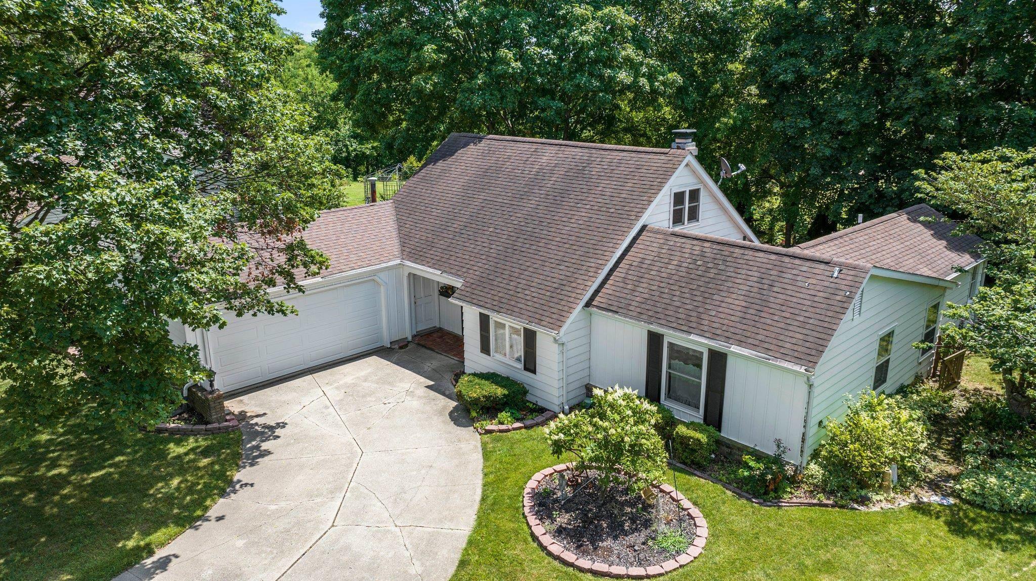 7710 Hope Farm Road Fort Wayne, IN 46815 - Photo 3 of 36