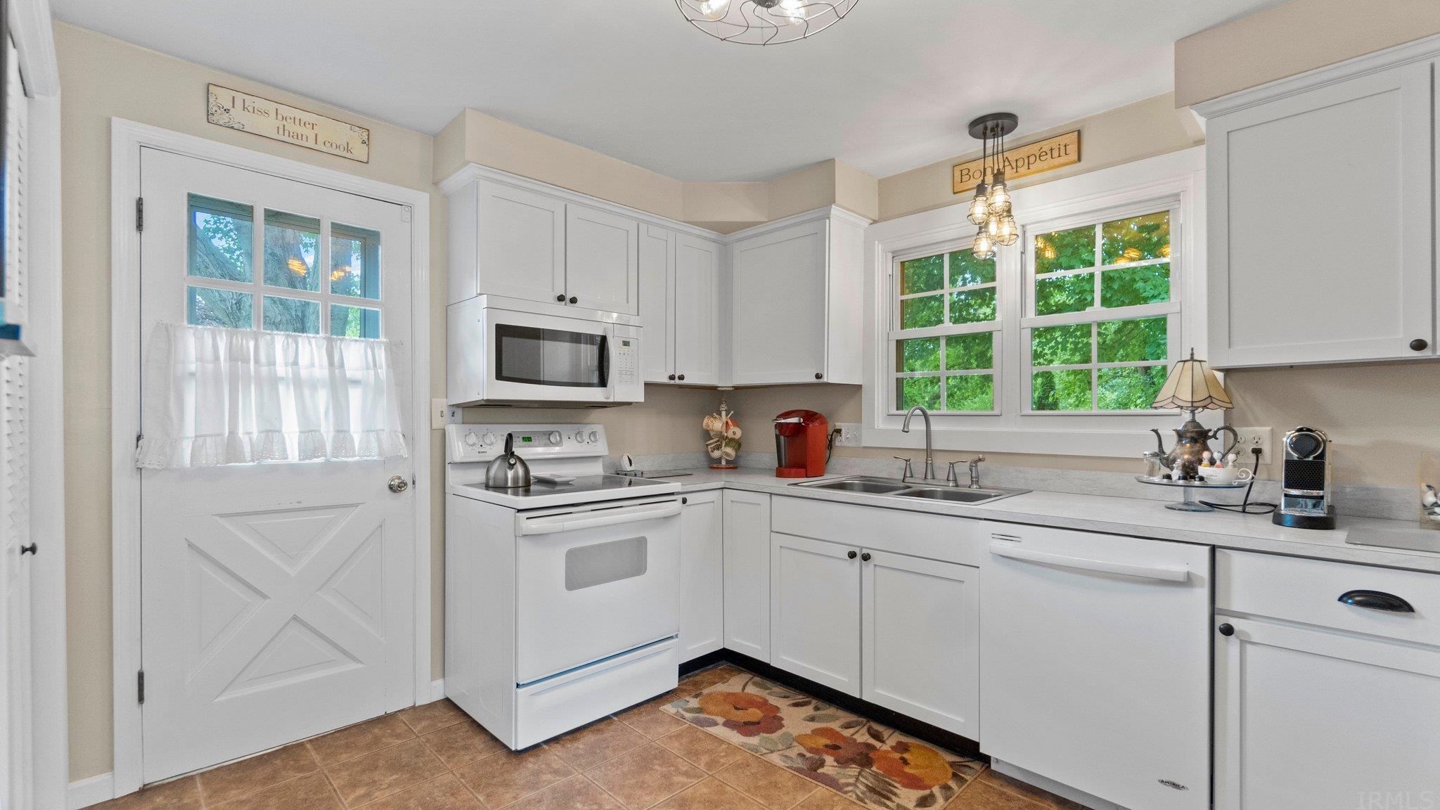 7710 Hope Farm Road Fort Wayne, IN 46815 - Photo 10 of 36