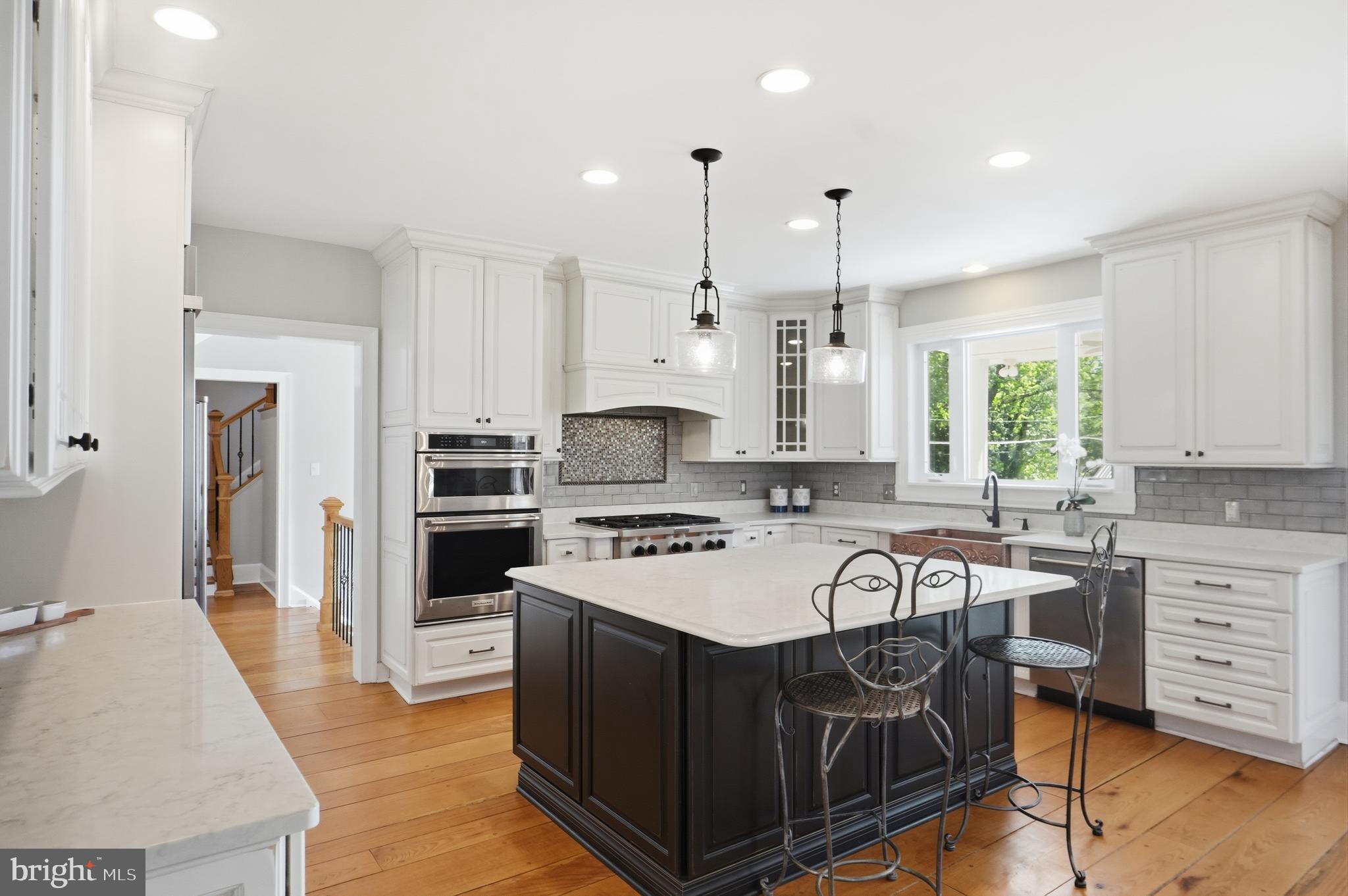 15715 Avery Road Rockville, MD 20855 - Photo 4 of 116 Newly Updated Chef's Kitchen