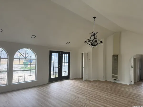 $1,500 | 709 South Chupaderas Street, San Antonio, TX 78207