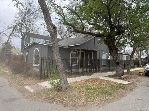$1,500 | 709 South Chupaderas Street, San Antonio, TX 78207