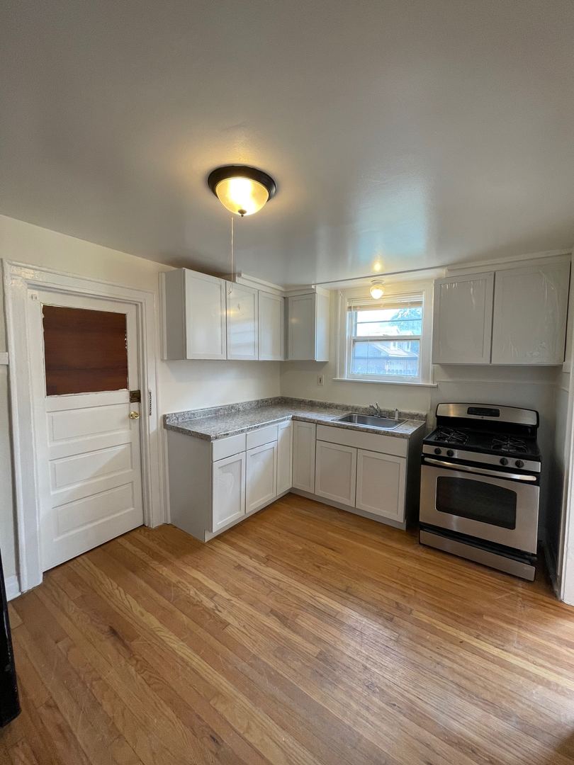 3449 North Oketo Avenue, Unit 1R Chicago, IL 60634 - Photo 2 of 12