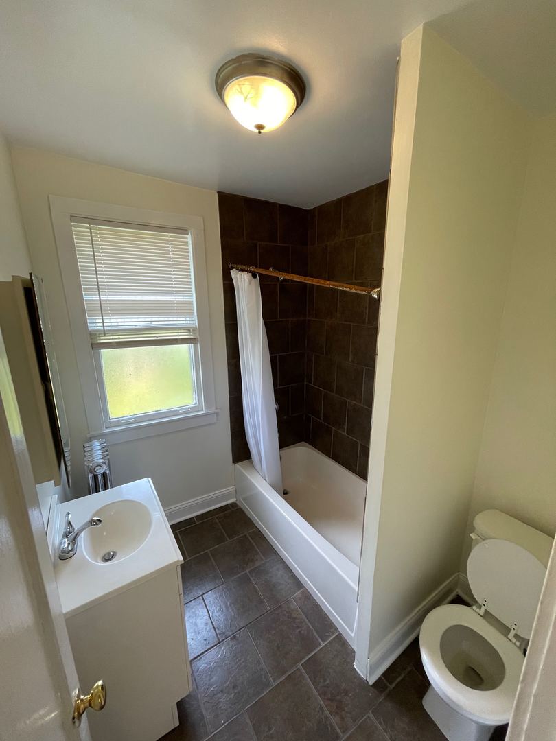 3449 North Oketo Avenue, Unit 1R Chicago, IL 60634 - Photo 6 of 12