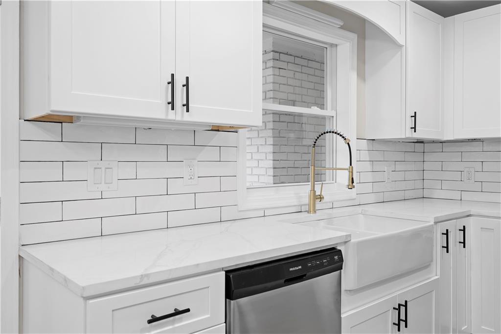 44 Bell Street Toccoa, GA 30577 - Photo 15 of 34