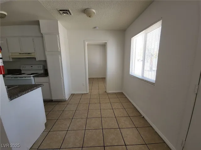 $900 | 2513 Cedar Avenue, Unit 3, Las Vegas, NV 89101